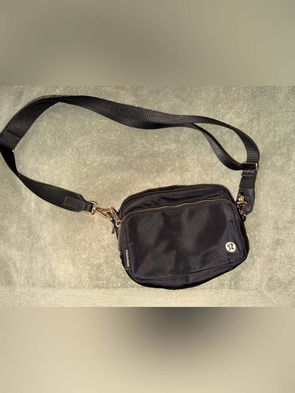 lululemon everywhere crossbody 2L